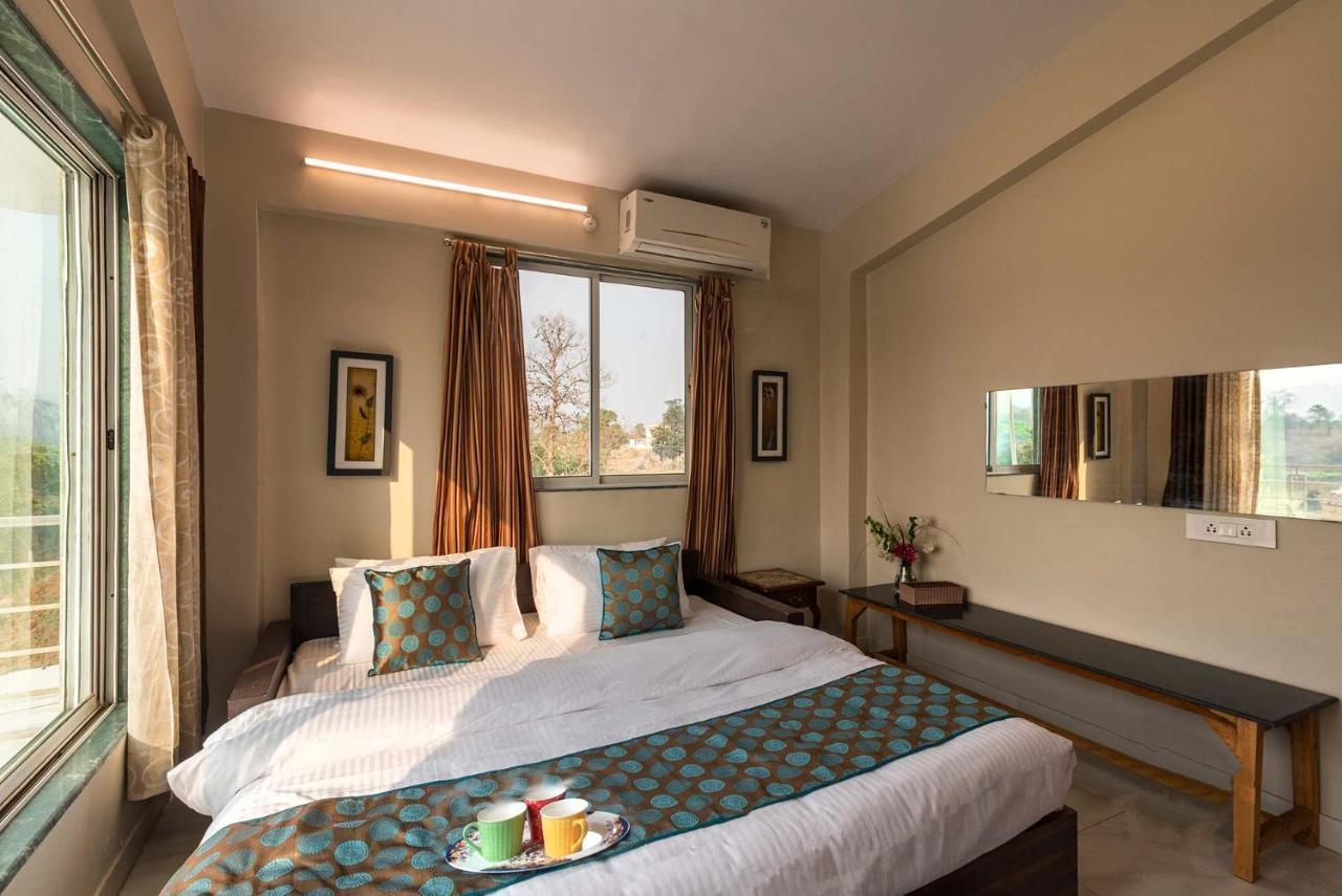 Aqua & Sage By Stayvista - Riverside Villa With Pool & Terrace كارجات المظهر الخارجي الصورة